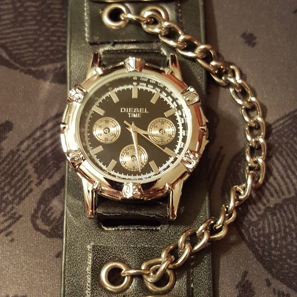 Diesel watch with genuine leather band